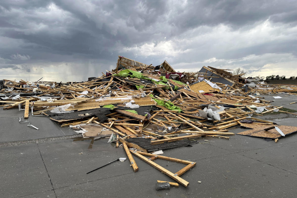 Tornado damage in nebraska